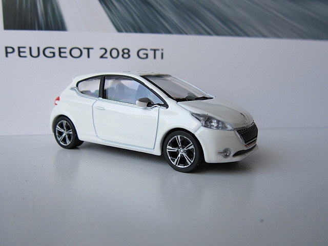 「PEUGEOT 208 GTi」入荷いたしました！