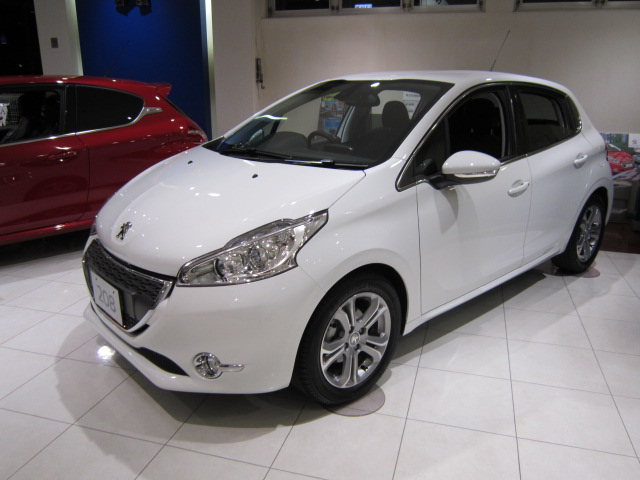 2014年はPEUGEOT208から！