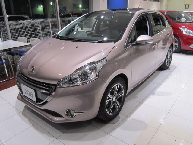 2014年はPEUGEOT208から！