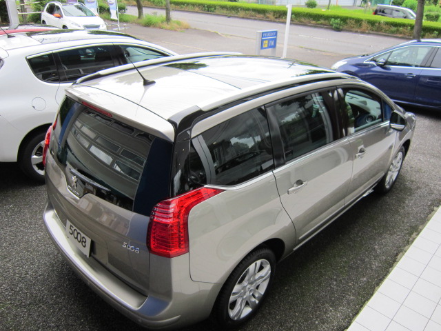 PEUGEOT5008Cielo