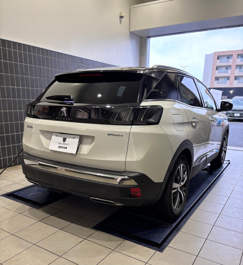 中古車のご紹介【3008GT HYBRID4】