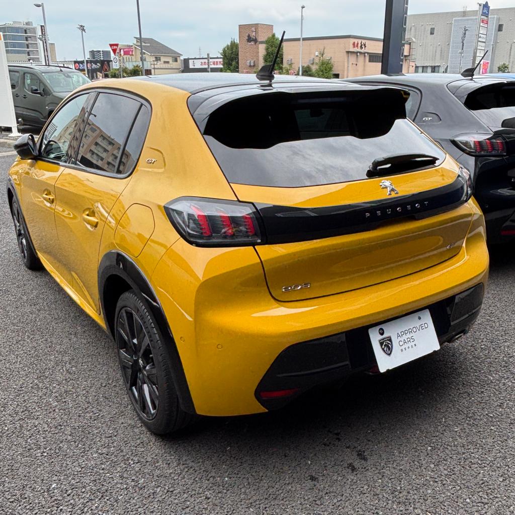 中古車のご紹介【208GT】