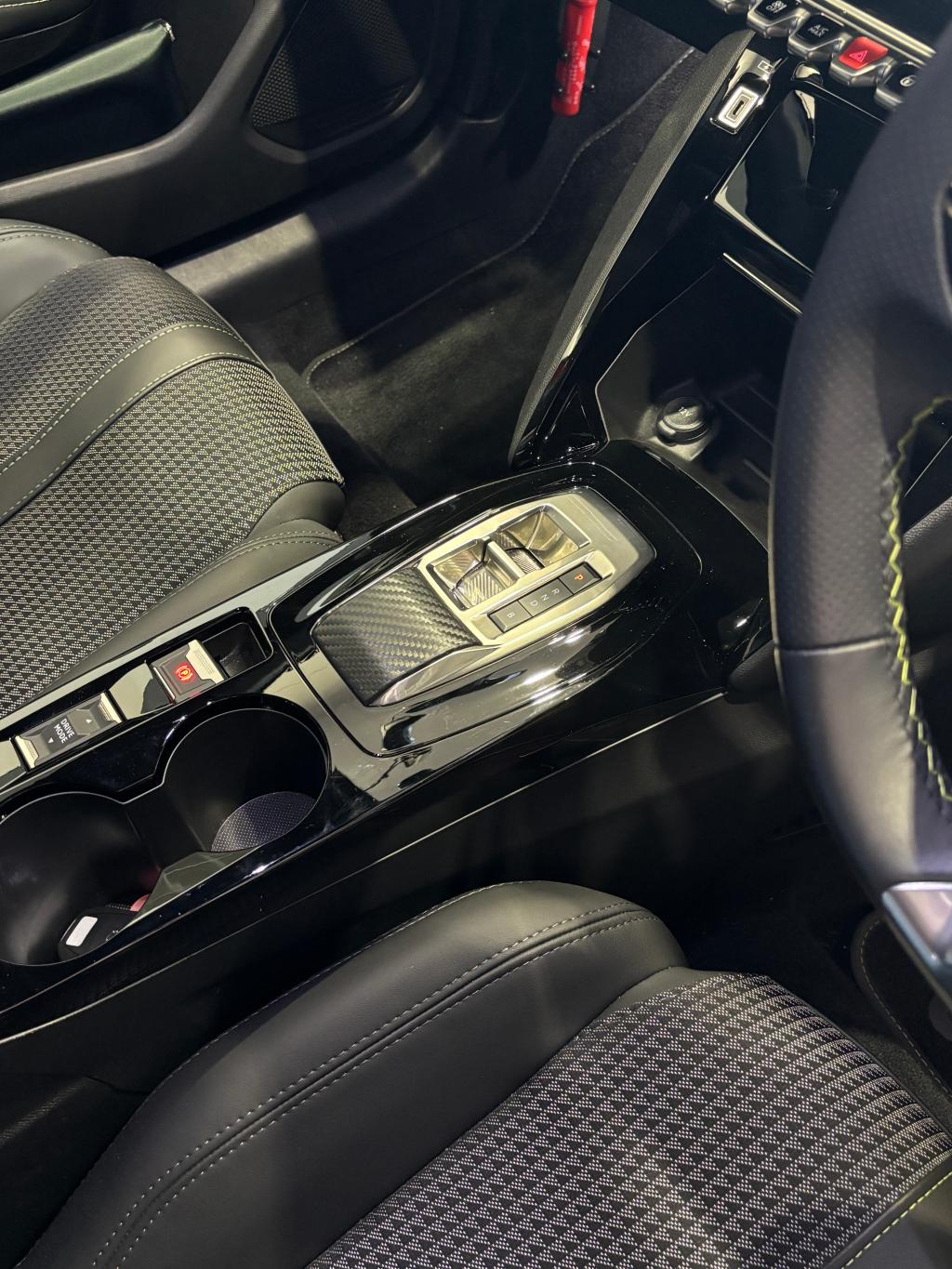 PEUGEOTのコンパクトSUV『2008』