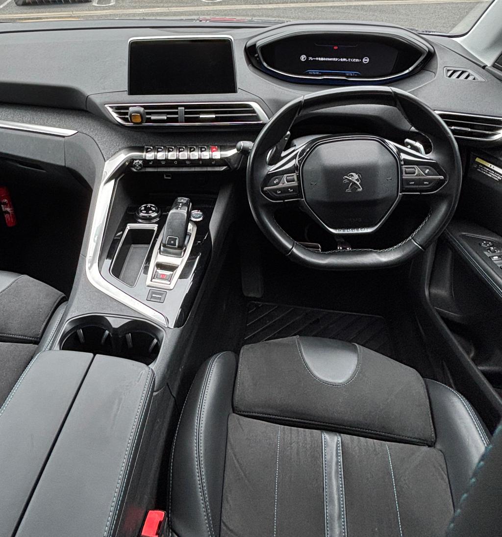 中古車のご紹介【3008CROSSCITY】
