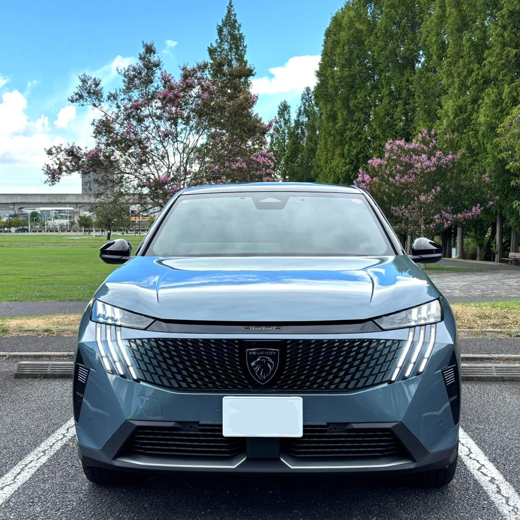 NEW3008HYBRID 試乗車あります！