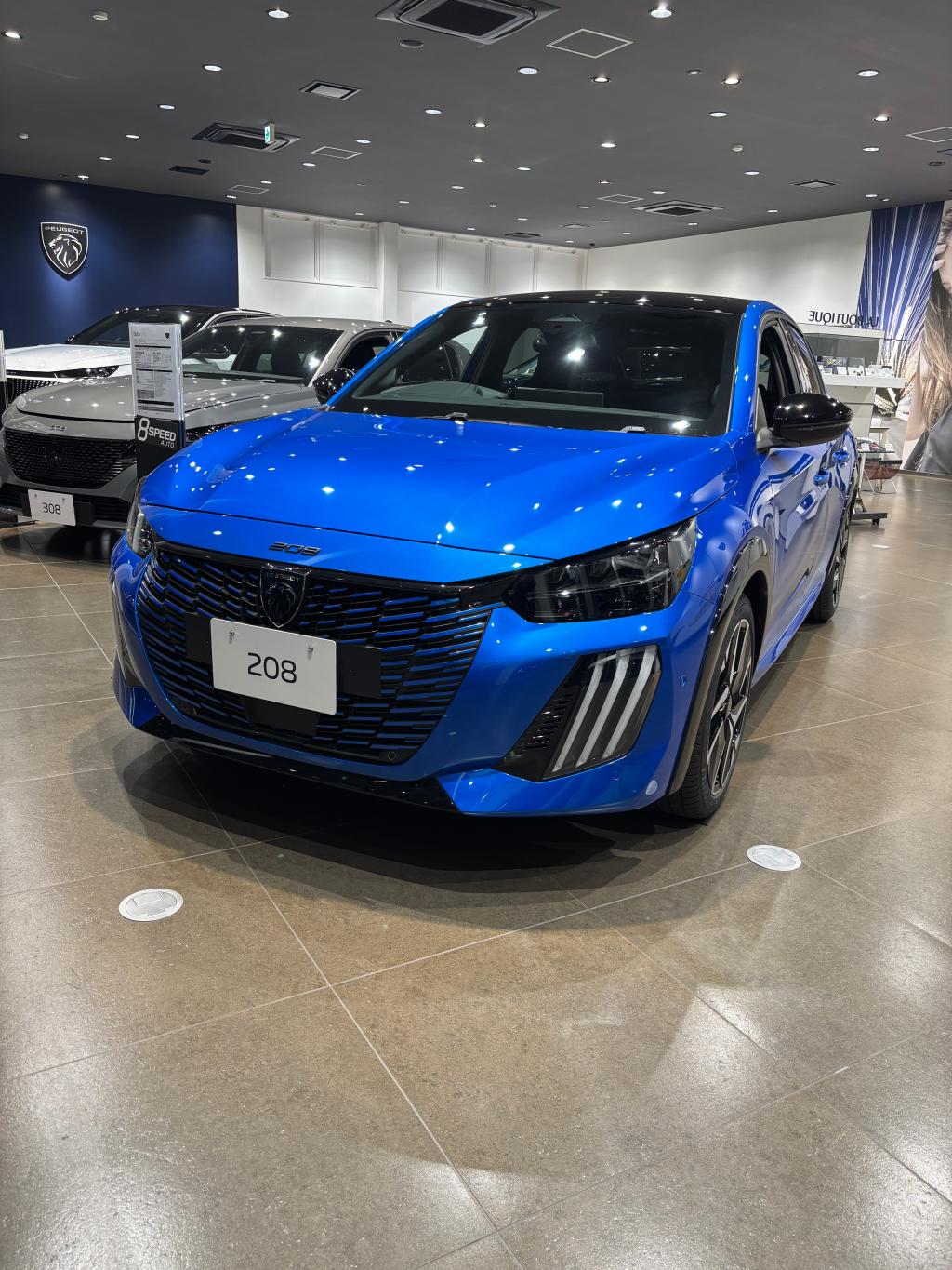 NEW PEUGEOT 208 HYBRID デビューフェア