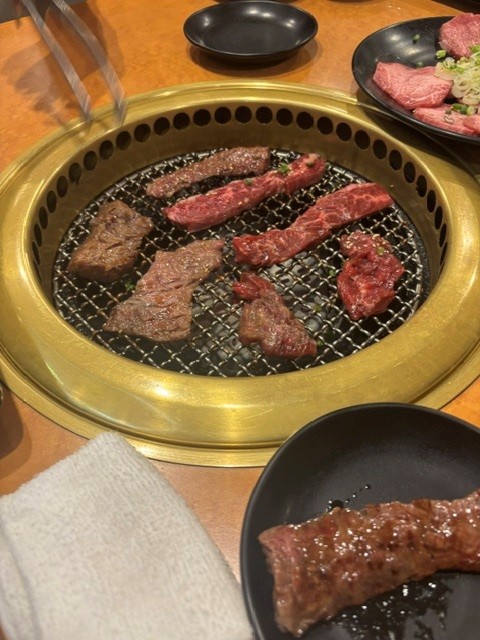 にく