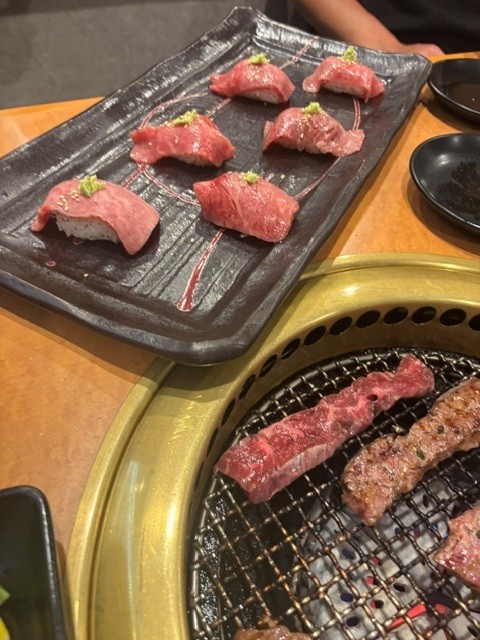 にく