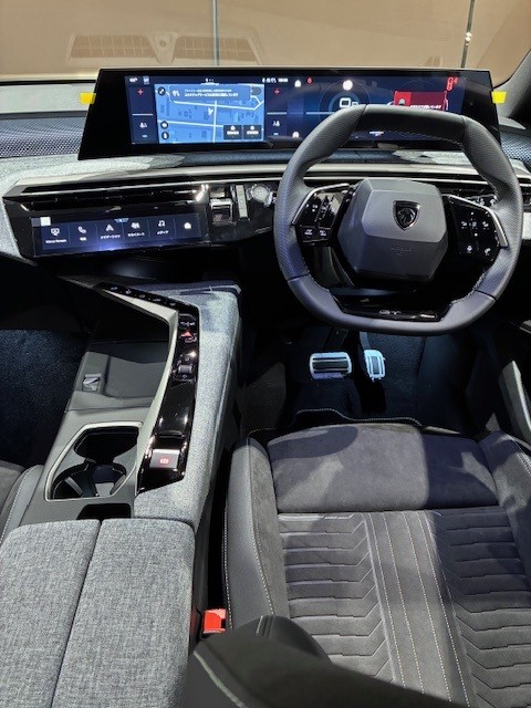 NEW PEUGEOT 5008ついに登場🎊