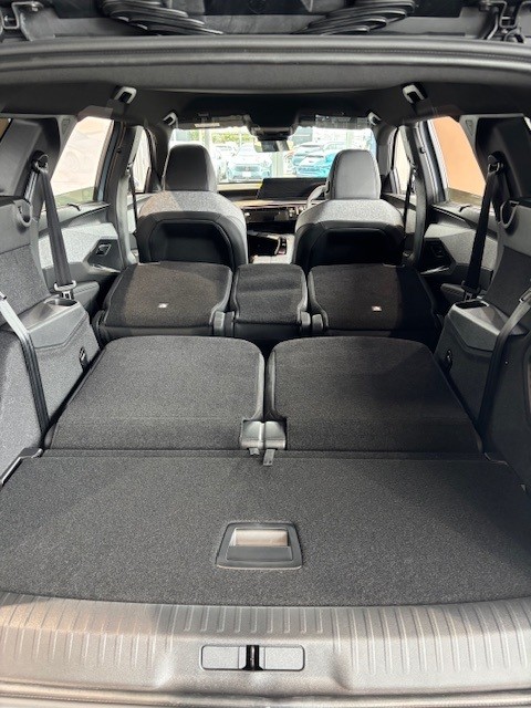 NEW PEUGEOT 5008ついに登場🎊