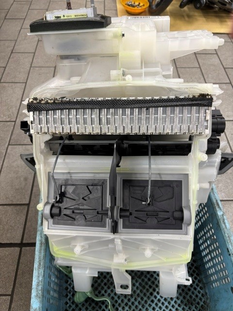 なかなか見れない作業👨‍🔧